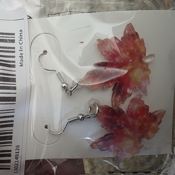 Elegant Red and Gold Beaded Bracelet - Picture 2 of 2